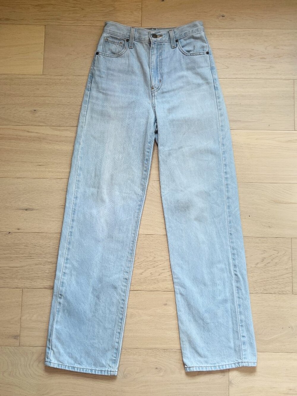 NWOT Levi's straight leg jeans